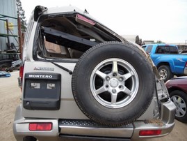 2001 MITSUBISHI MONTERO LIMITED GOLD 3.5L AT 4WD 183853